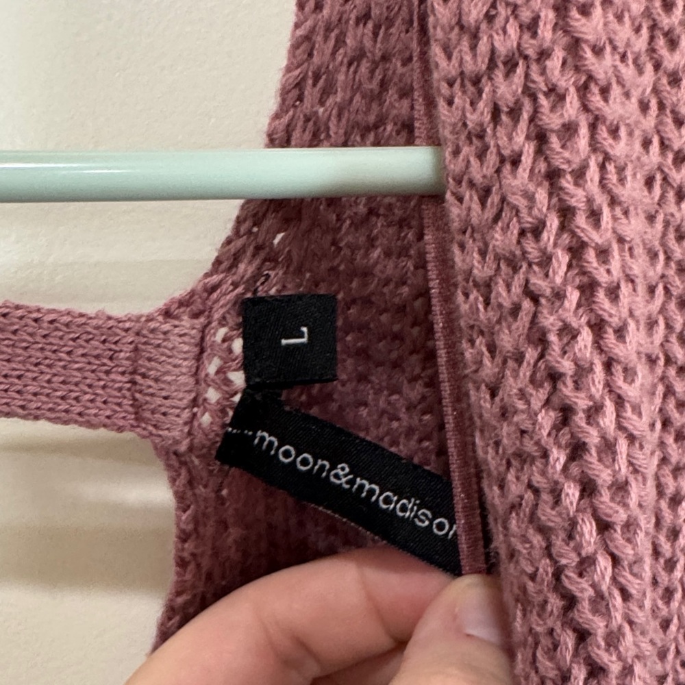 moon & madison Mauve V-Neck Sweater L / G8 - Picture 2 of 3